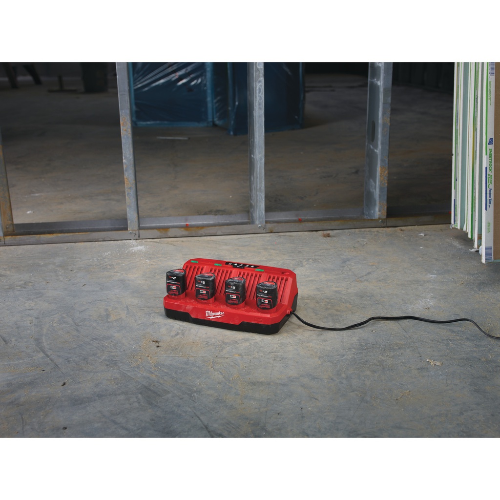 M12™_Ładowarka_4_portowa_Milwaukee_M12_C4_1