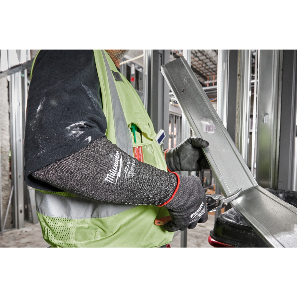 Rękawy_odporne_na_przecięcia_–_poziom_E_Milwaukee_Cut_E_Sleeves_-_45cm_2
