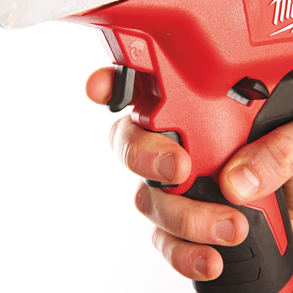 M12™_subkompaktowy_obcinak_kabli_Milwaukee_M12_CC-0_9