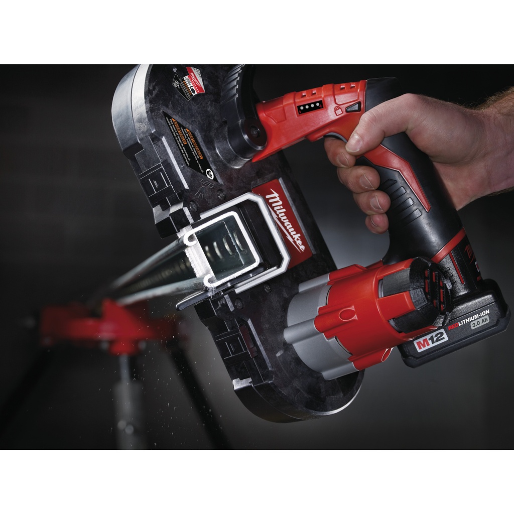M12™_subkompaktowa_pilarka_taśmowa_Milwaukee_M12_BS-402C_3