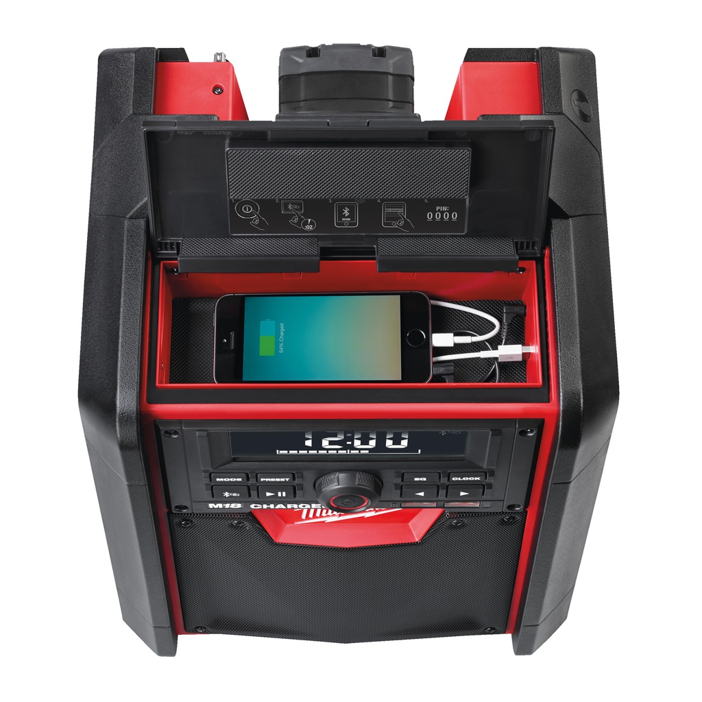 Ładowarka_radiowa_M18™_na_plac_budowy_z_Bluetooth®_Milwaukee_M18_RC-0_8