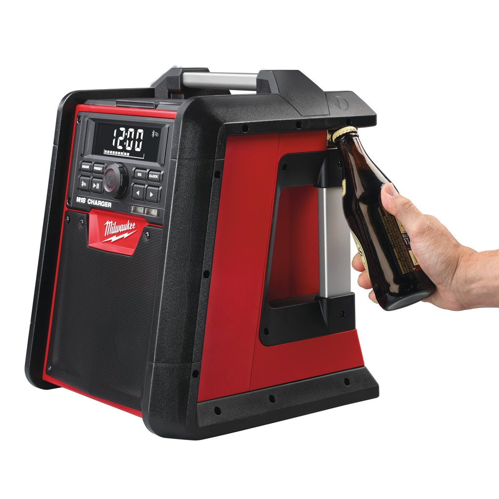 Ładowarka_radiowa_M18™_na_plac_budowy_z_Bluetooth®_Milwaukee_M18_RC-0_10