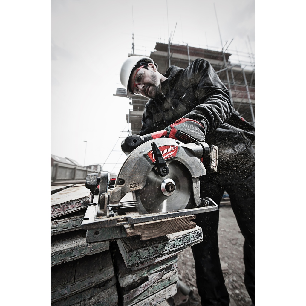 M12_FUEL™_subkompaktowa_pilarka_tarczowa_Milwaukee_M12_CCS44-0_3