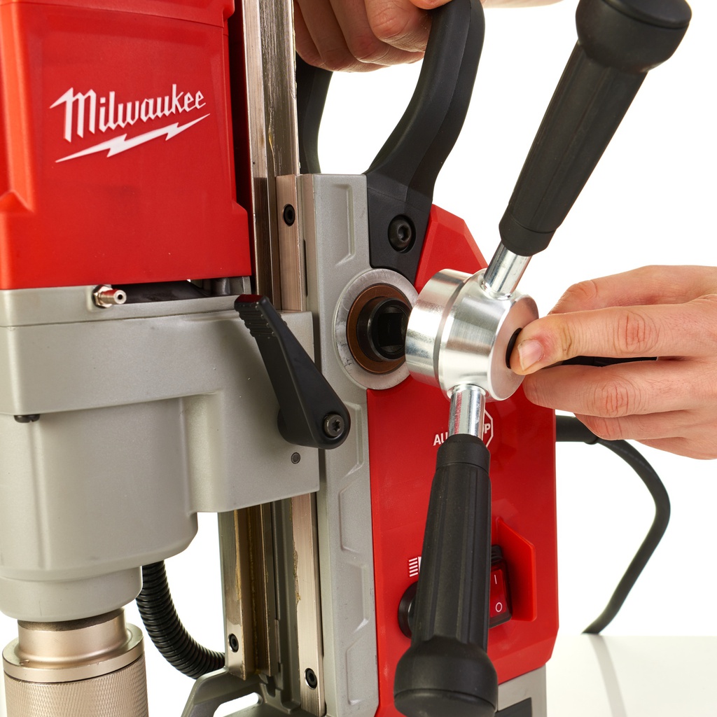Wiertarka_magnetyczna_z_elektromagnesem_Milwaukee_MDE_41_4