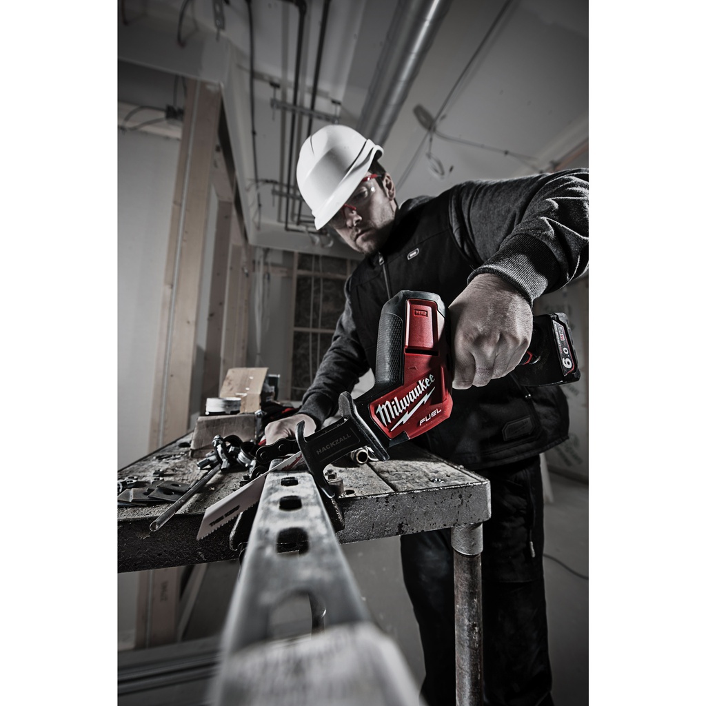 M12_FUEL™_subkompaktowa_piła_szablasta_-_hackzall™_Milwaukee_M12_CHZ-602X_2