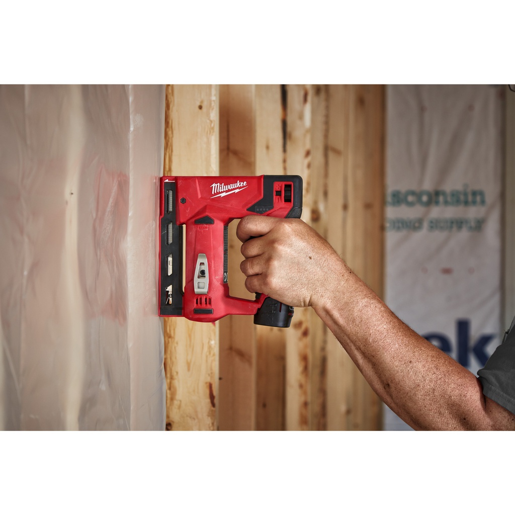 M12™_subkompaktowy_zszywacz_Milwaukee_M12_BST-0_9