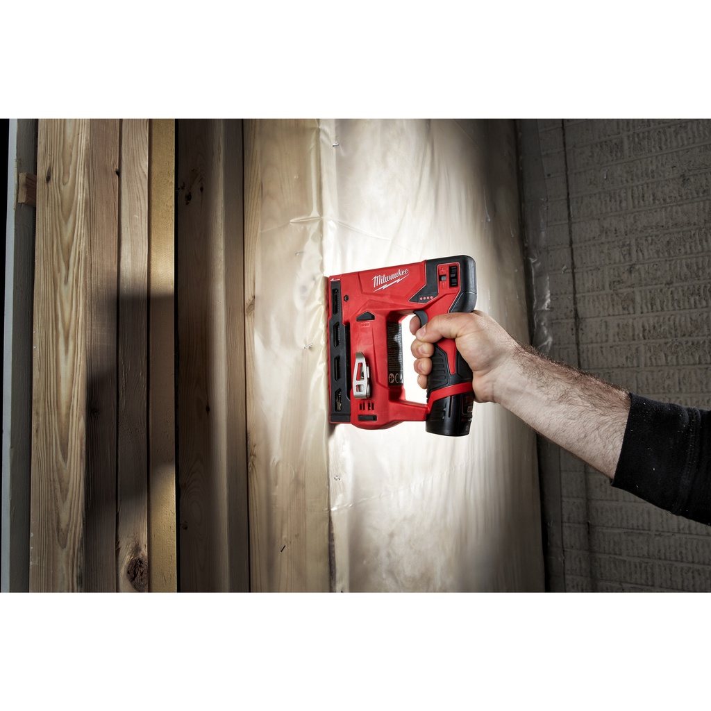 M12™_subkompaktowy_zszywacz_Milwaukee_M12_BST-202X_1