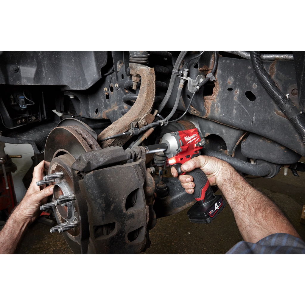 M12_FUEL™_Subkompaktowy_klucz_udarowy_⅜″_Milwaukee_M12_FIW38-422X_3