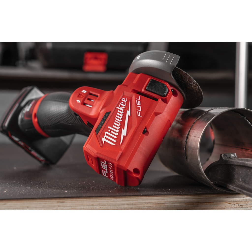M12_FUEL™_Subkompaktowa_Szlifierka_Kątowa_Milwaukee_M12_FCOT-422X_4