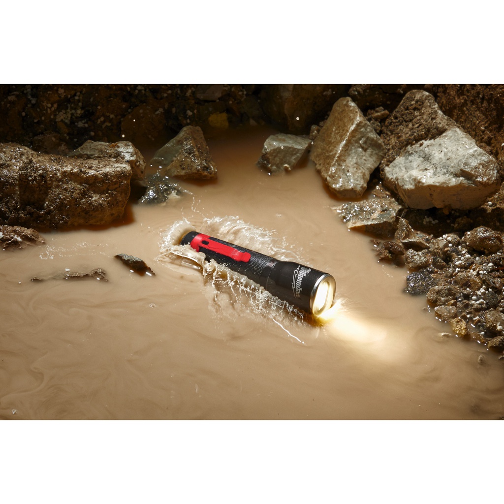 Latarka_Alkaliczna_Milwaukee_ML-LED_1