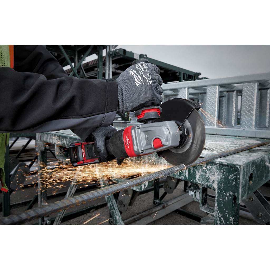 M18_FUEL™_szlifierka_kątowa_125_mm_z_włącznikiem_łopatkowym_Milwaukee_M18_FHSAG125XPDB-552X_4