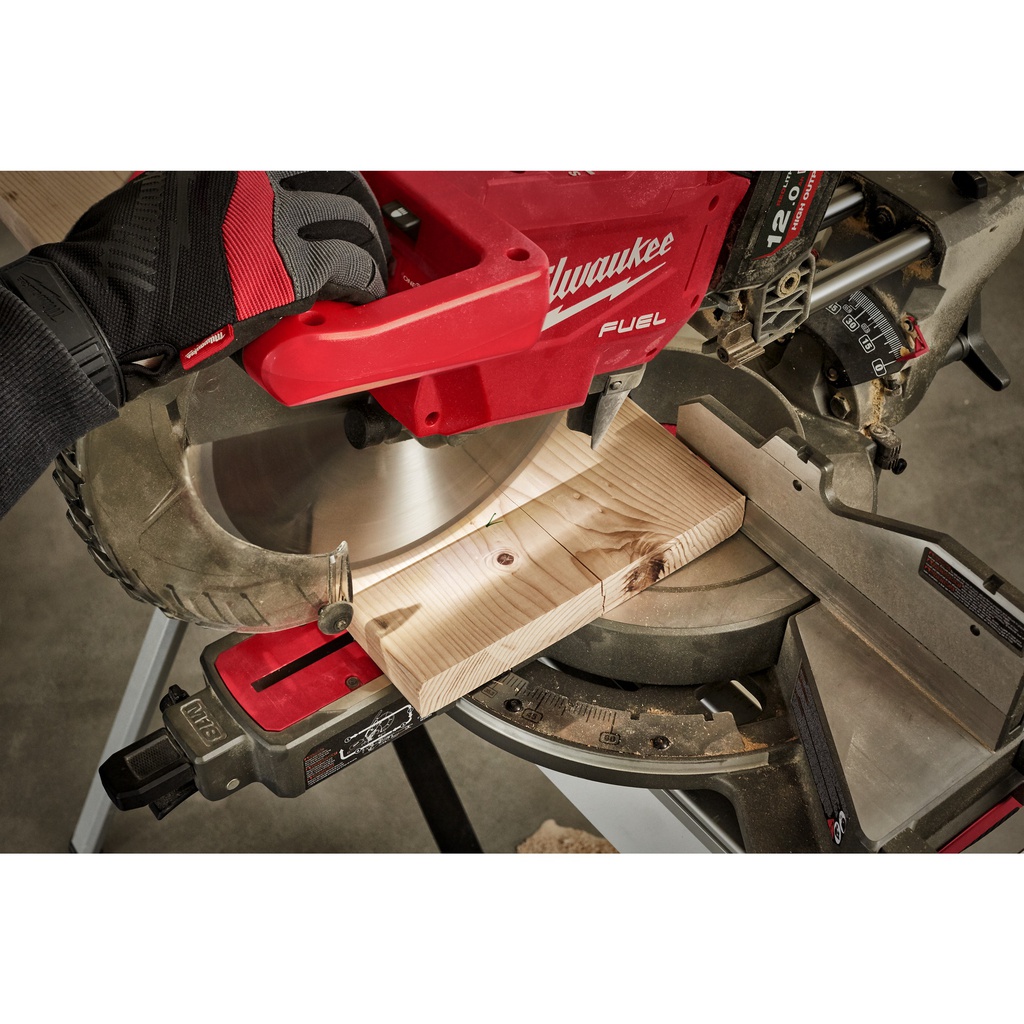 M18_FUEL™_ONE-KEY™_Piła_ukosowa_z_posuwem_305_mm_Milwaukee_M18_FMS305-121_7