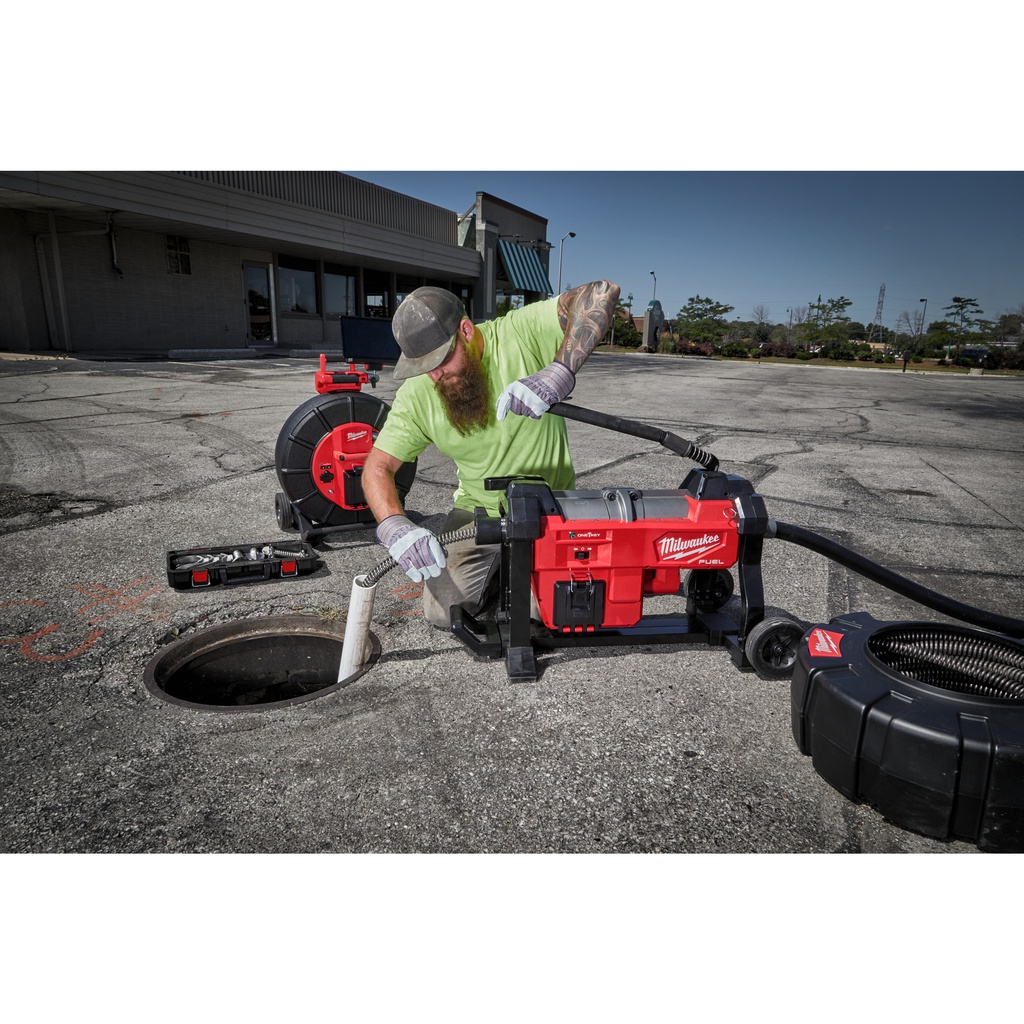 M18™_Kamera_inspekcyjna_60_m_Milwaukee_M18_SIC60_1