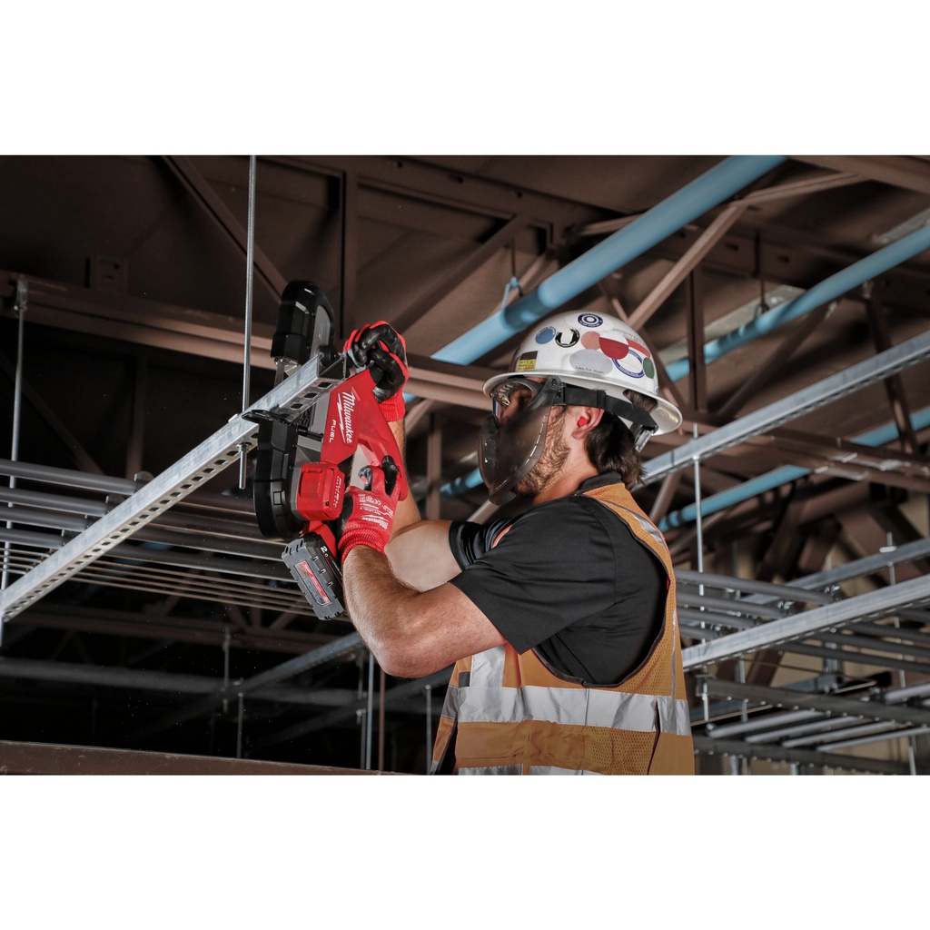 M18_FUEL™_Kompaktowa_pilarka_taśmowa_Milwaukee_M18_FBS85-202C_5