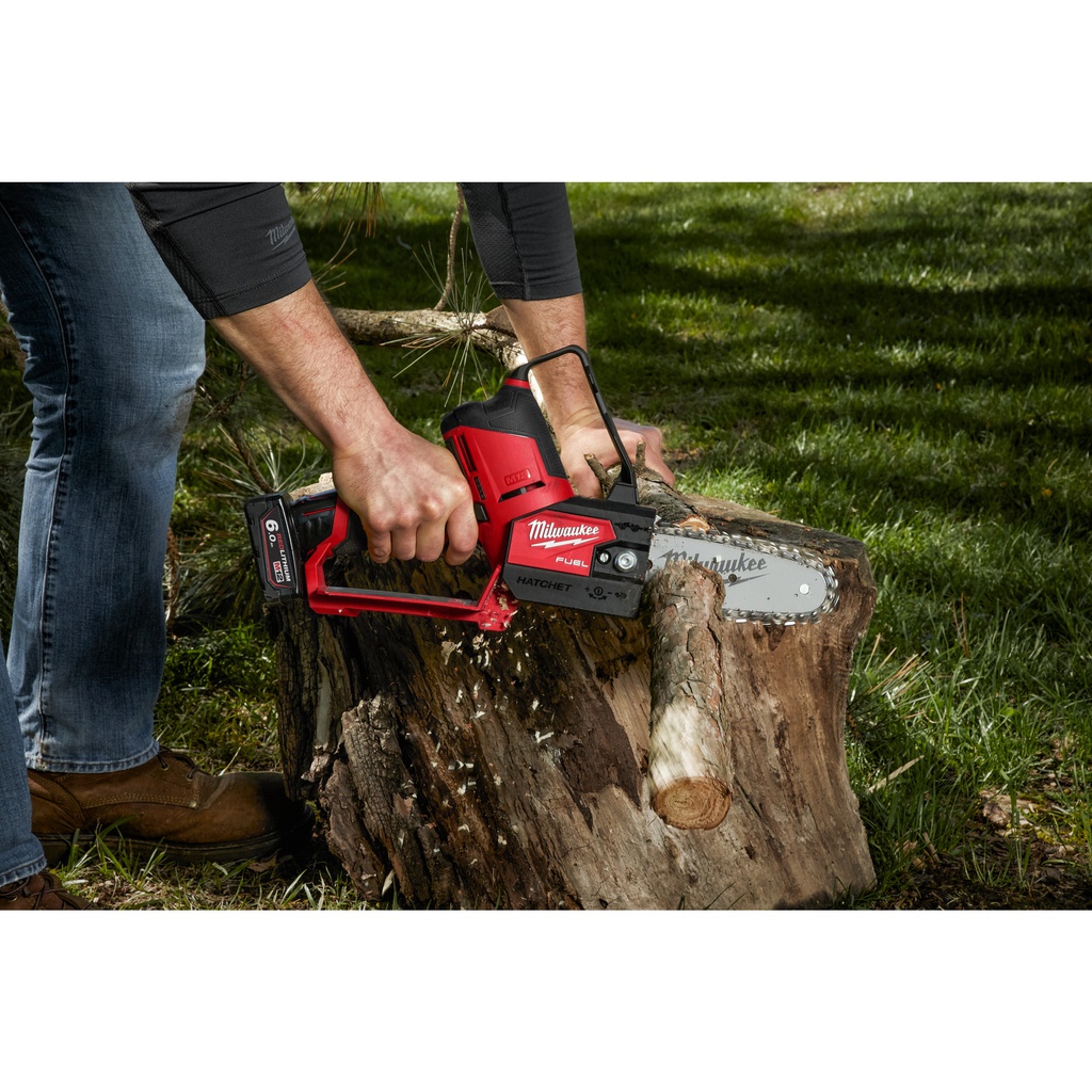 M12_FUEL™_HATCHET™_Pilarka_łańcuchowa_do_gałęzi_15_cm_Milwaukee_M12_FHS-602X_5
