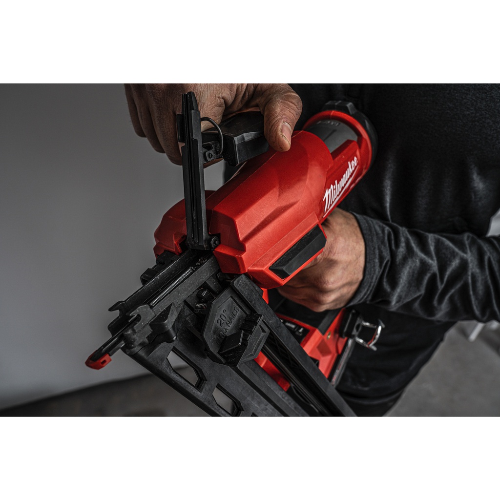 M18_FUEL_Gwoździarka_16_GA_Milwaukee_M18_FN16GA-0X_5