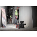 M18™_PACKOUT™_Lampa_do_oświetlania_strefowego_z_ładowarką_Milwaukee_M18_POALC-0_9