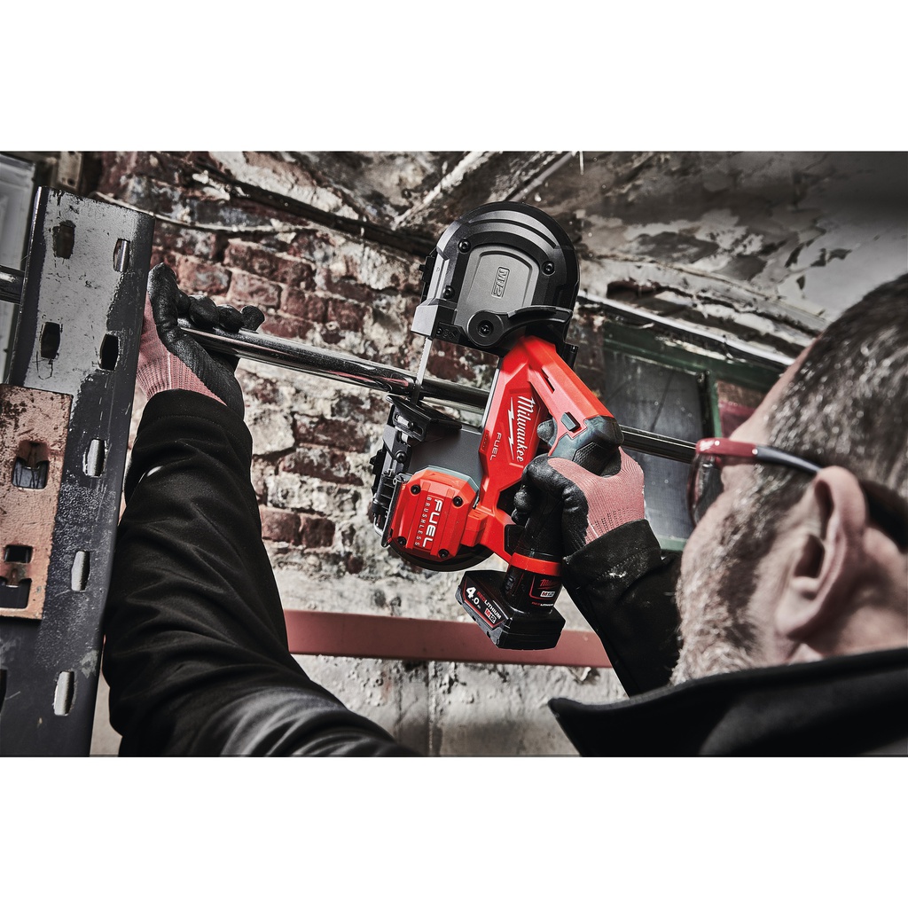 M12_FUEL™_Subkompaktowa_pilarka_taśmowa_do_cięć_głęb._64_mm_Milwaukee_M12_FBS64-402C_2