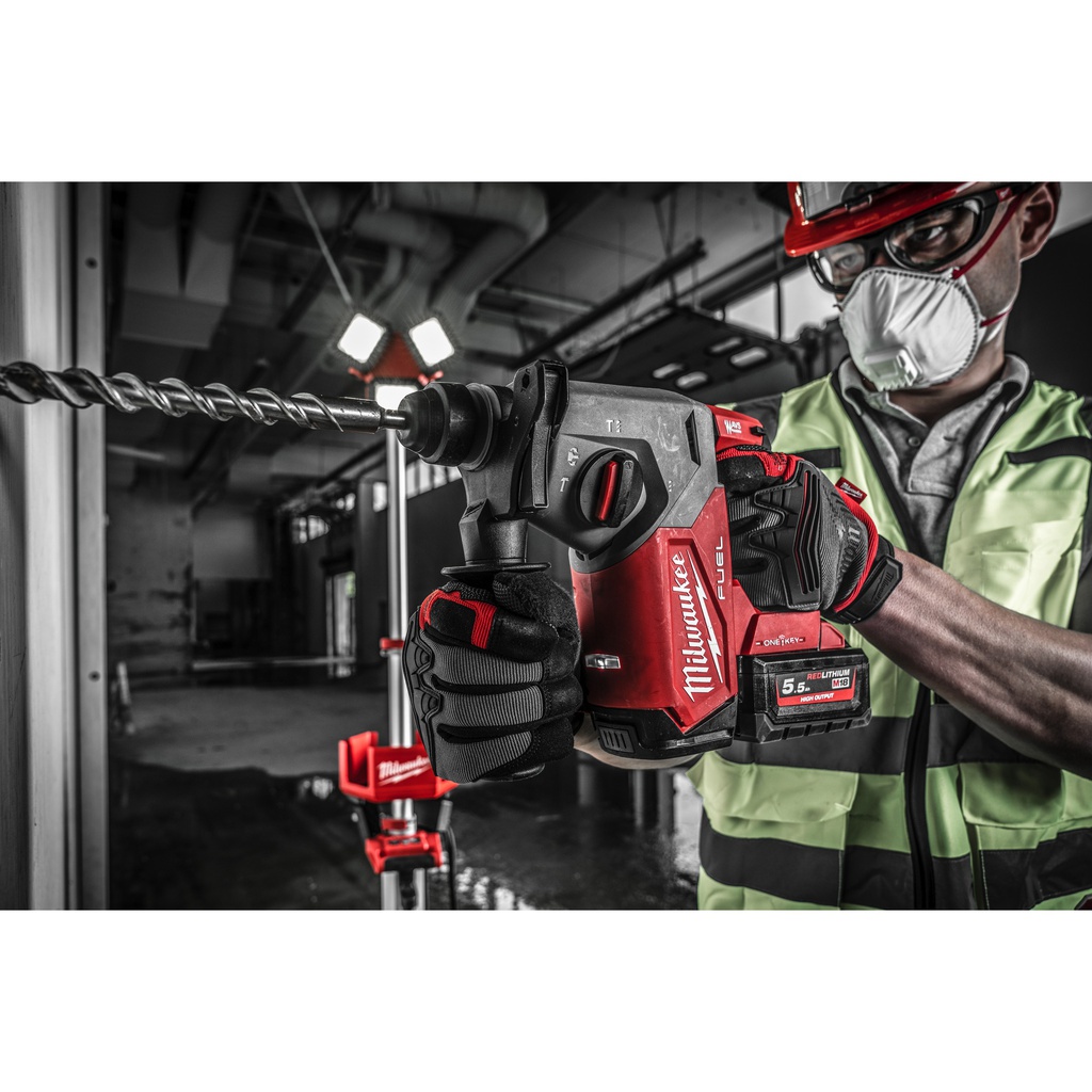 M18_FUEL™_4-trybowy_młot_SDS-Plus_26_mm_z_uchwytem_FIXTEC™_i_ONE-KEY™_Milwaukee_M18_ONEFH-0X_1