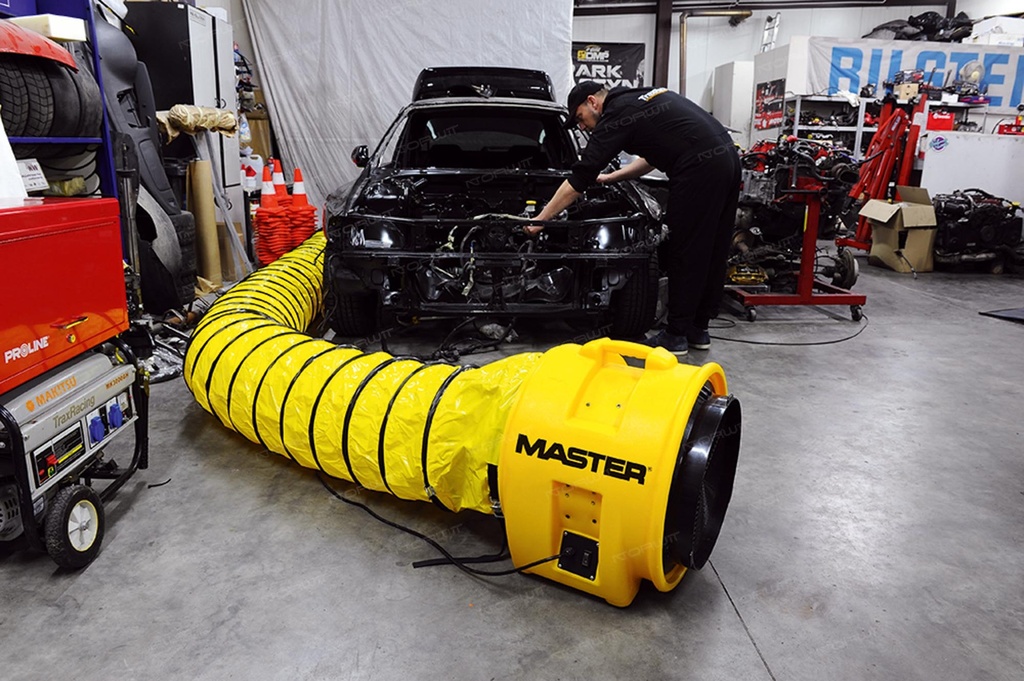 Master Bl 8800 Garage.jpg